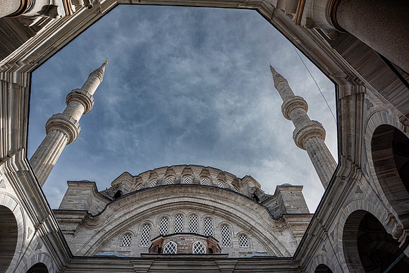 Entrance to Nuruosmaniye Camii, Istanbul (1700's)