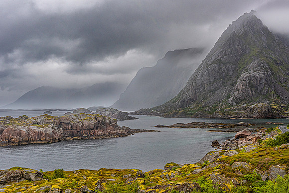 Nokkeloya, nr. Henningsvaer, Lofoten, Norway